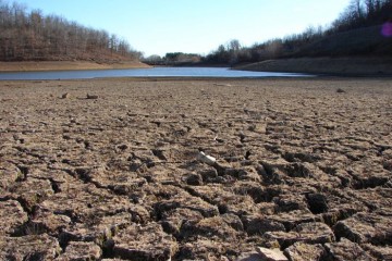 California_Drought_Dry_Riverbed_2009